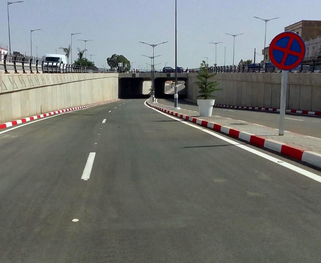 La trémie de l’entrée de la ville de mostaganem est mise en service : itinéraire directe et route plus sûre.
