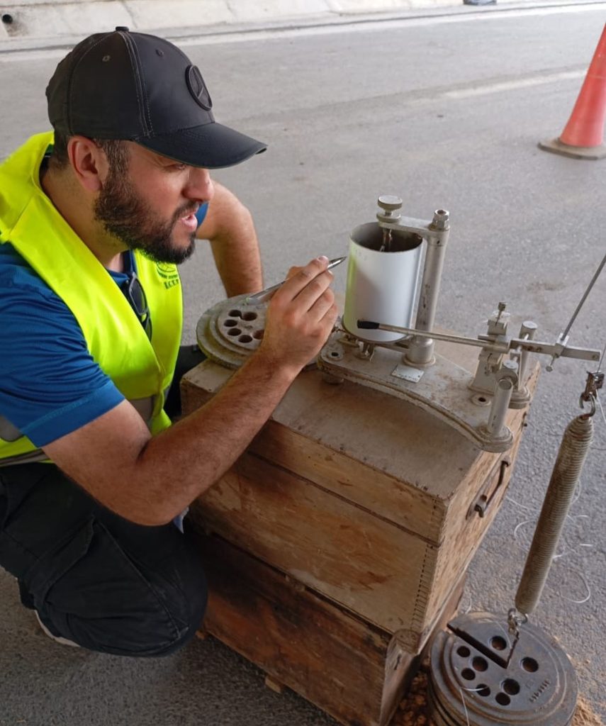 Pénétrante autoroutière Batna–Mila : lancement des essais de chargement des ouvrages d’art.