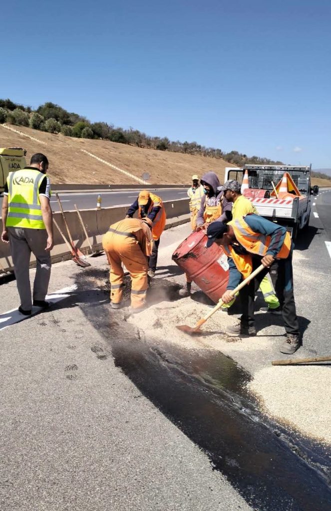 Travaux d’entretien sur l’autoroute A3 à Tlemcen.
