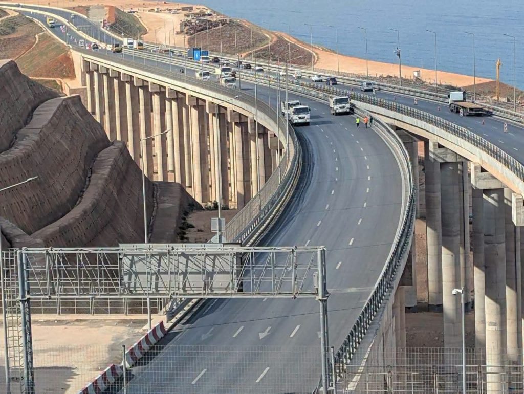 Pénétrante autoroutière du port d’Oran : achèvement des essais techniques et de sécurité et réouverture de la route à la circulation